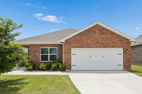 1601 Shadow Hawk Dr, Haslet, TX 76052