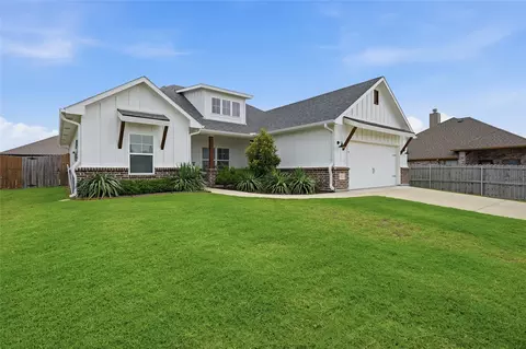 1411 Saratoga Dr, Sherman, TX 75092