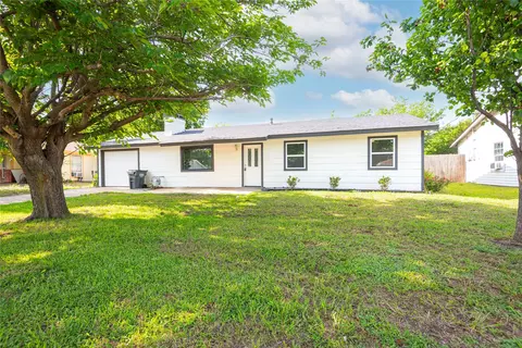 324 E Willow Ln, Princeton, TX 75407