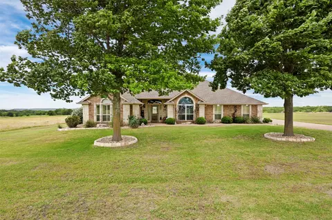 7520 Muirfield Dr, Cleburne, TX 76033