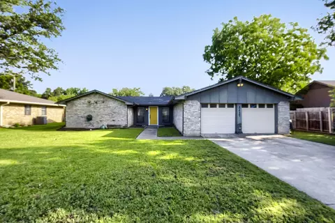 8437 Glenann Dr, North Richland Hills, TX 76182