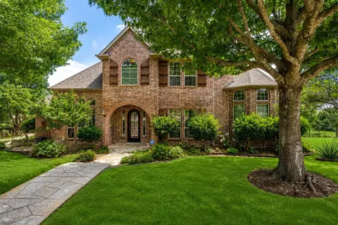 711 Flamingo Cir, Burleson, TX 76028