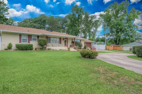 5960 Thornhill Ave, Shreveport, LA 71106