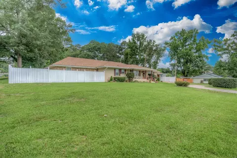 5960 Thornhill Ave, Shreveport, LA 71106