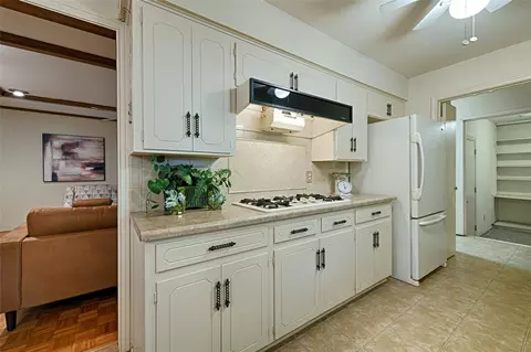 Kitchen - 1313 Apache Dr, Richardson, TX 75080 photo 2 of 4