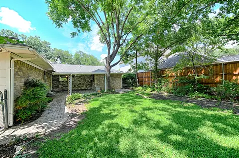 Exterior - 1313 Apache Dr, Richardson, TX 75080 photo 8 of 9