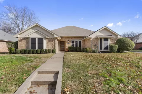 1412 Wagonwheel Ct, Irving, TX 75061