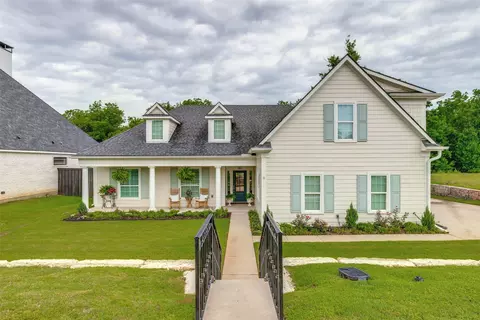 915 Waterloo Lake Dr, Denison, TX 75020