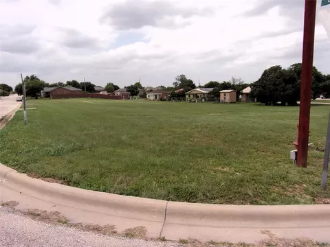 1902 W Brown St, San Saba, TX 76877