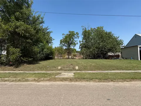 2006 Oneal St, Greenville, TX 75401
