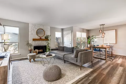 10650 Steppington Dr #212, Dallas, TX 75230