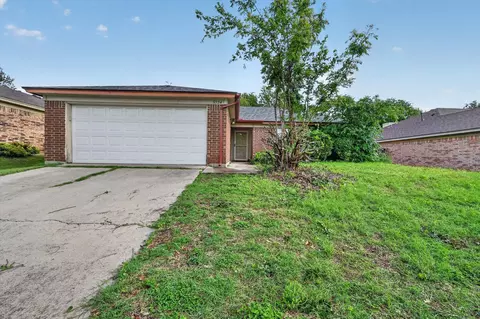 5724 Sea Breeze Ln, Fort Worth, TX 76135