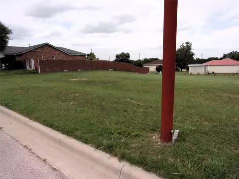 1906 W Brown St, San Saba, TX 76877