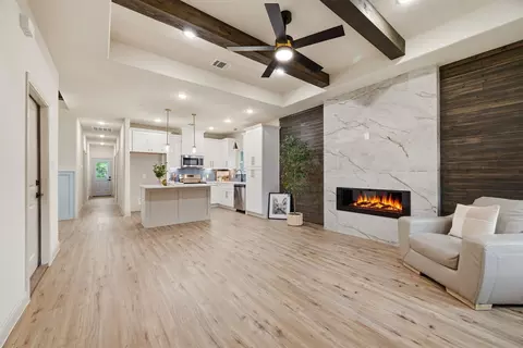 803 Arrowhead Ct, Granbury, TX 76048