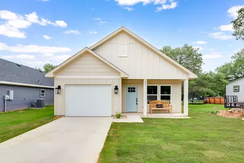 803 Arrowhead Ct, Granbury, TX 76048