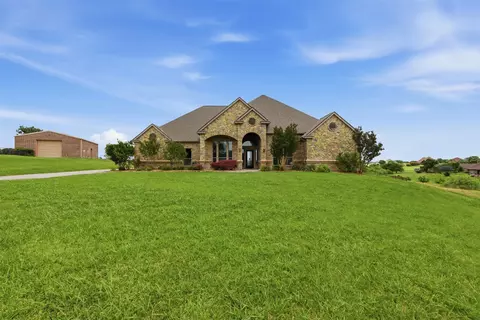 6900 Breezy Bluff Ct, Fort Worth, TX 76126