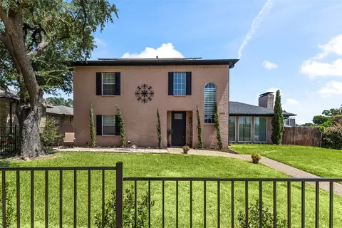 6033 Daven Oaks Dr, Dallas, TX 75248