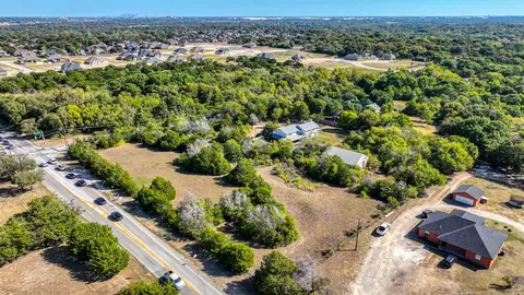 1922 W Pleasant Run Rd, Desoto, TX 75115