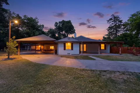 513 Ten Mile Dr, Desoto, TX 75115