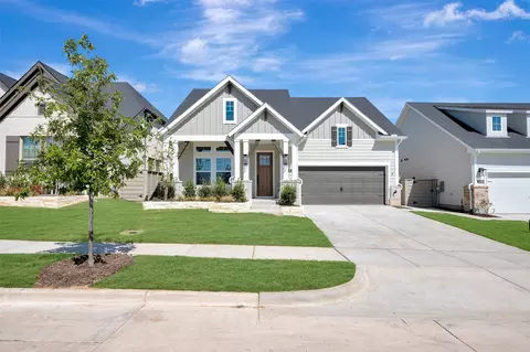 8725 Chestnut Ln, Justin, TX 76247