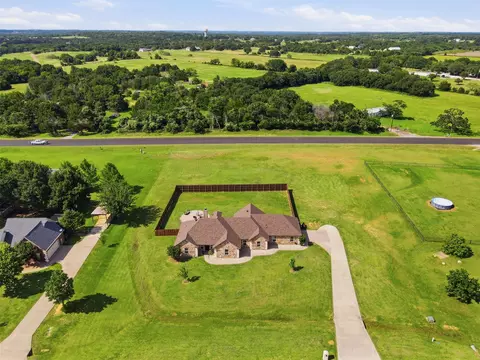 2425 Pecan Springs Rd, Cleburne, TX 76031
