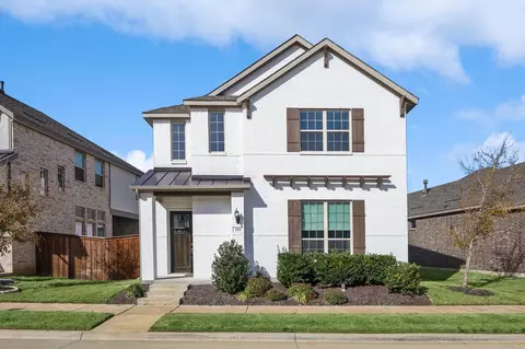 727 Waterbrook Pkwy, Argyle, TX 76226