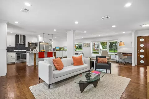6452 Lange Cir, Dallas, TX 75214