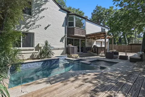 2112 Coral Dr, Arlington, TX 76010