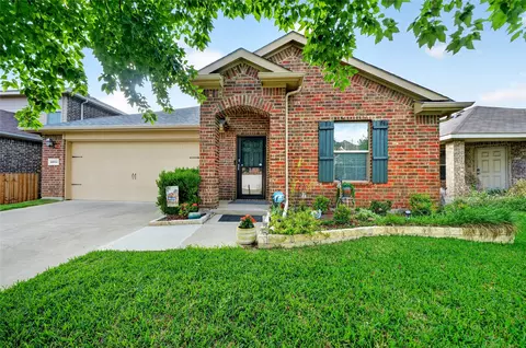 2011 Crosby Dr, Forney, TX 75126