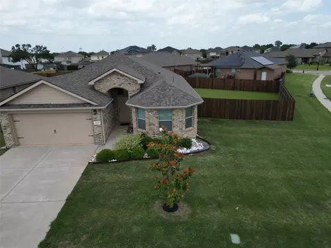 520 Cantebury Park Ln, Ponder, TX 76259