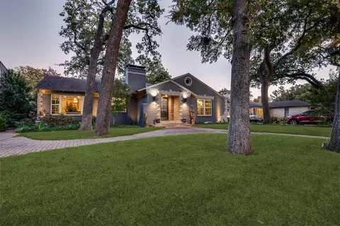 1518 Oak Knoll St, Dallas, TX 75208
