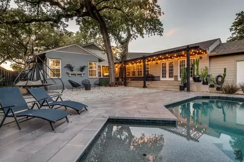 1518 Oak Knoll St, Dallas, TX 75208