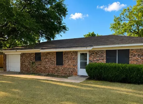 3928 Crestridge Dr, Brownwood, TX 76801