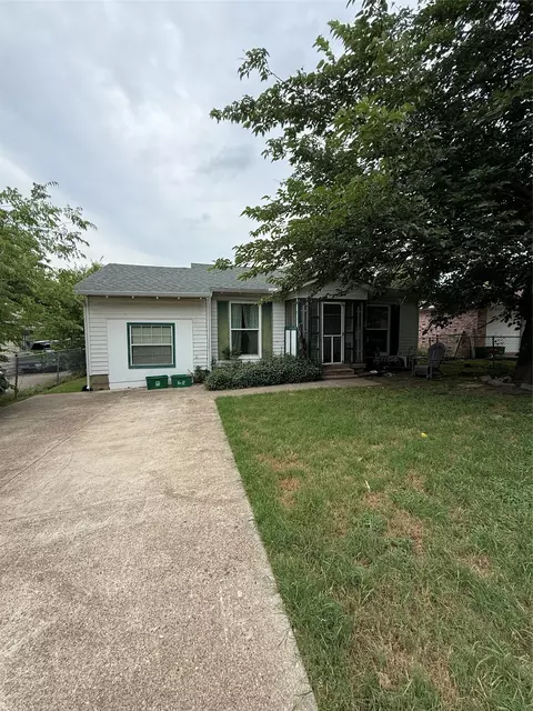 2122 Fort Worth St, Grand Prairie, TX 75050