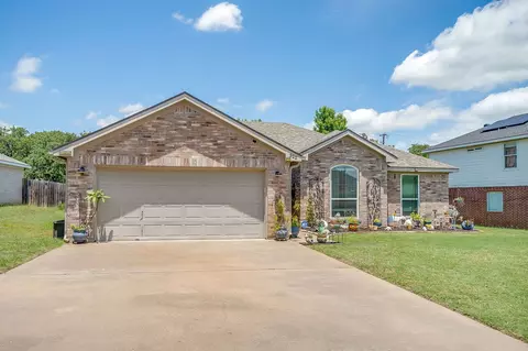 322 Dalhart Dr, Weatherford, TX 76086