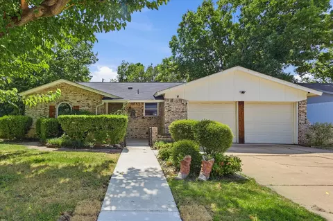 6609 Emily Dr, Watauga, TX 76148