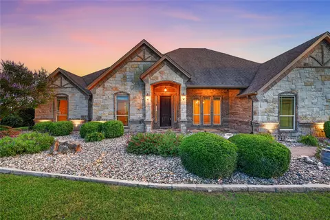 312 Ellis Ridge Dr, Weatherford, TX 76085