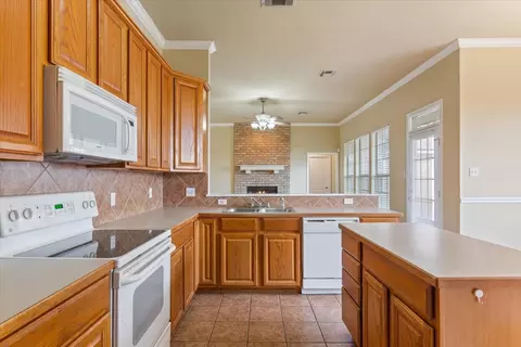 Kitchen - 10136 Aragon Dr, Waco, TX 76708 photo 4 of 4