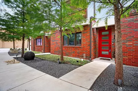 321 College Ave, Fort Worth, TX 76104