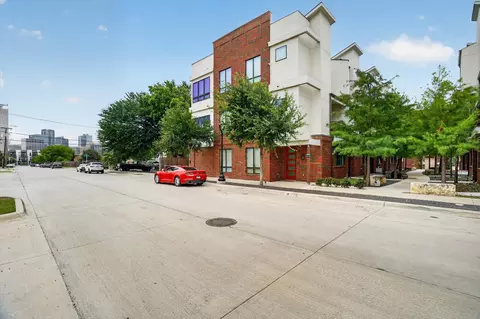 321 College Ave, Fort Worth, TX 76104