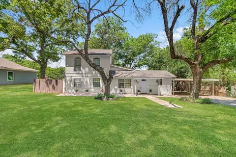 643 E Columbia Dr, Azle, TX 76020