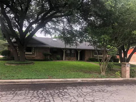 219 Opal, Hewitt, TX 76643