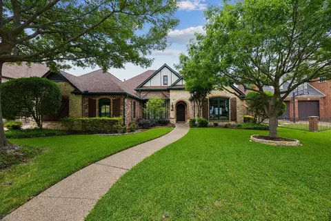2106 Castle View Rd, Mansfield, TX 76063