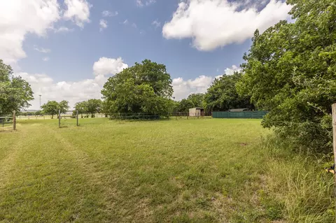 Exterior - 406 Cindy Ln, Lorena, TX 76655 photo 9 of 10