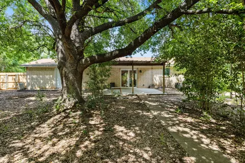Exterior - 406 Cindy Ln, Lorena, TX 76655 photo 6 of 10