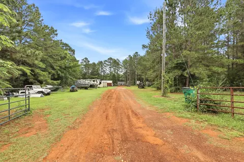 6194 Fm 19, Palestine, TX 75803