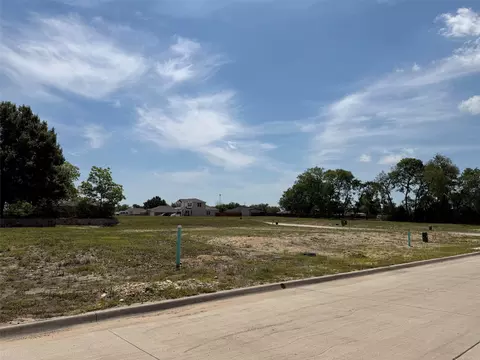 104 Choctaw Dr, Leonard, TX 75452