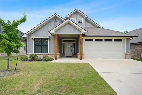 3057 Royal Garden Rd, Tyler, TX 75701