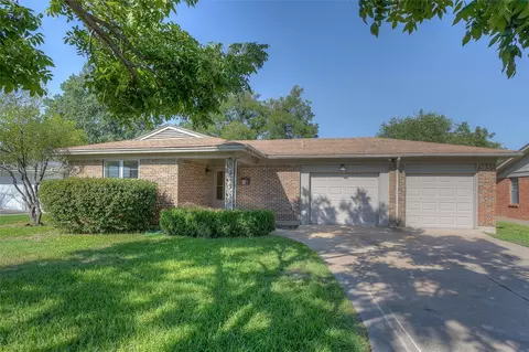 3712 Stadium Dr, Fort Worth, TX 76109