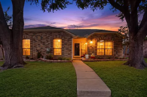 1917 Village Creek Dr, Garland, TX 75040